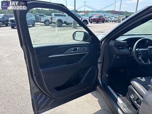 New 2026 Ford Explorer ST-Line w/ ST-Line Street Pack RWD image 22