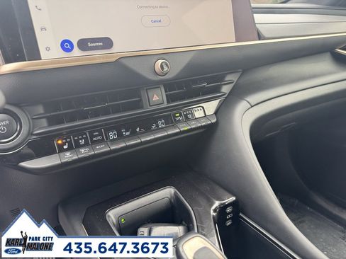 Used 2025 Toyota Crown Limited image 18