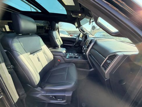 Used 2018 Ford Expedition XLT w/ Equipment Group 202A image 34