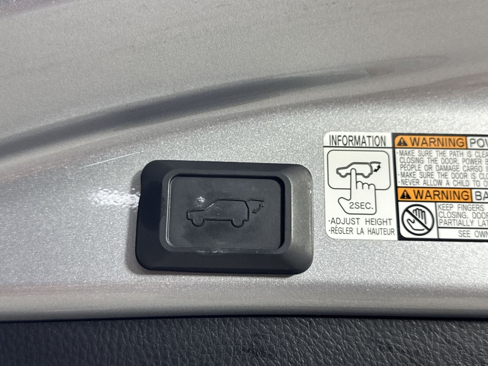 Used 2017 Toyota RAV4 Limited AWD/4WD image 38