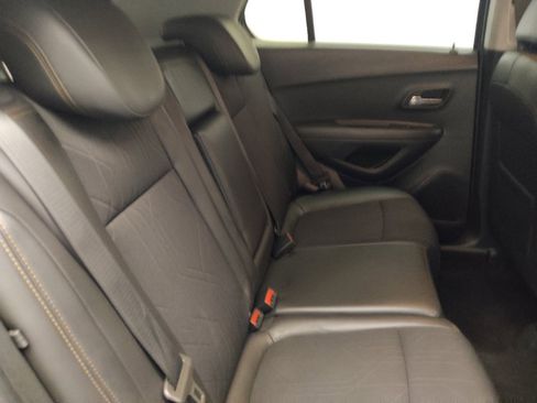Used 2020 Chevrolet Trax LT w/ Sun & Sound Package FWD image 19