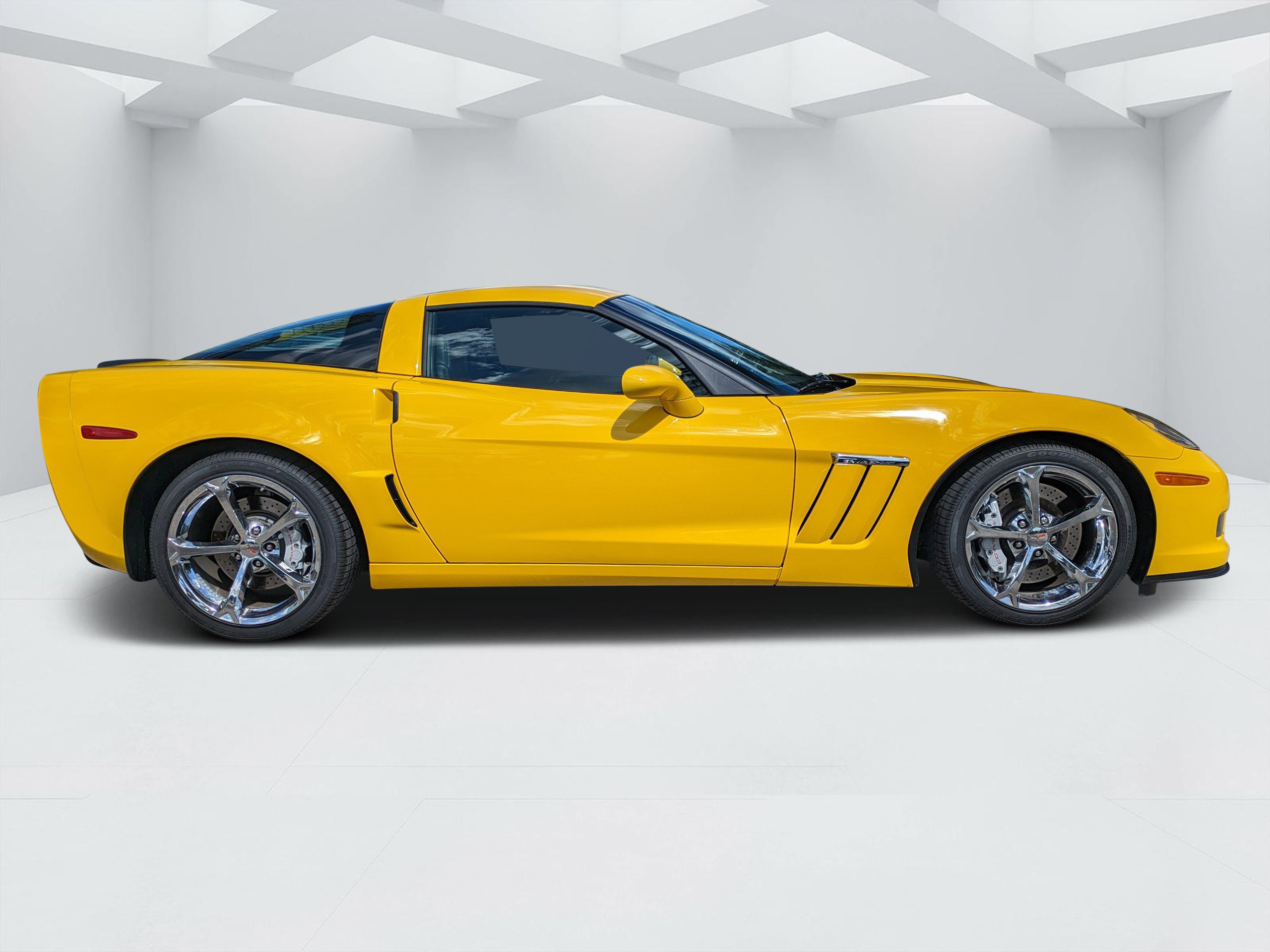 Used 2010 Chevrolet Corvette Grand Sport w/ Preferred Equipment Group RWD image 2