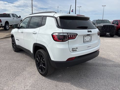 New 2026 Jeep Compass Latitude AWD/4WD image 4