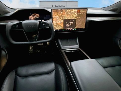 Used 2022 Tesla Model S image 10