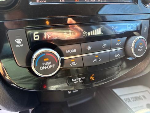 Used 2020 Nissan Rogue SL FWD image 19