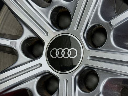 Used 2022 Audi S8 w/ S8 Executive Package image 37