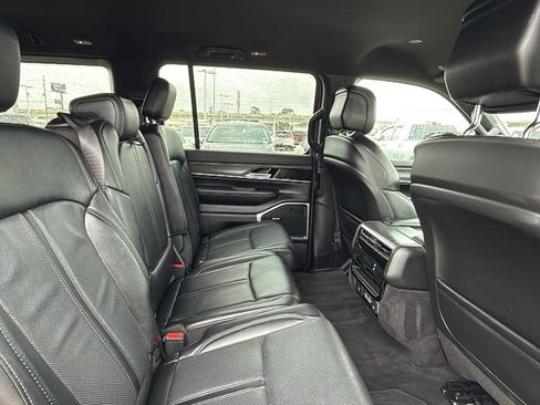 Used 2024 Jeep Wagoneer Series II w/ Flexible Seating Group RWD image 29