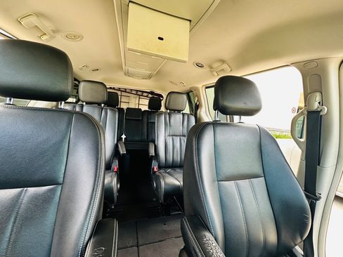 Used 2014 Chrysler Town & Country Touring FWD image 26