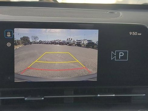 Used 2025 Hyundai Kona SEL image 19