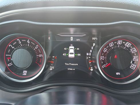 Used 2022 Dodge Challenger SXT RWD image 19