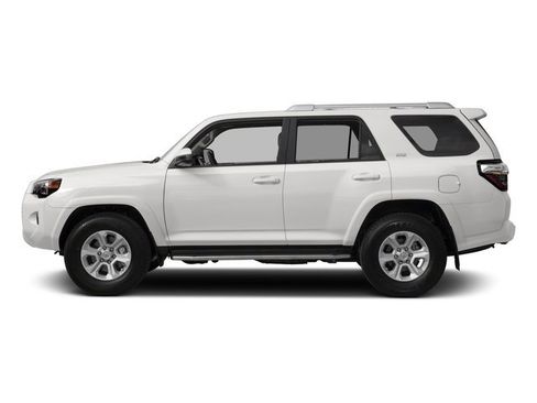 Used 2017 Toyota 4Runner SR5 AWD/4WD image 6