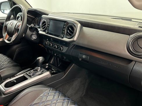 Used 2022 Toyota Tacoma SR5 image 23