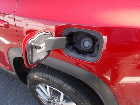 Used 2023 GMC Acadia SLT image 12