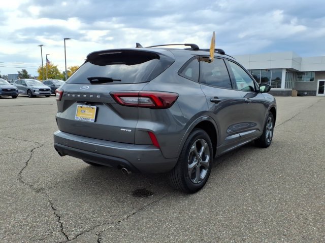 Certified 2024 Ford Escape ST-Line w/ Tech Pack #1 AWD/4WD image 7