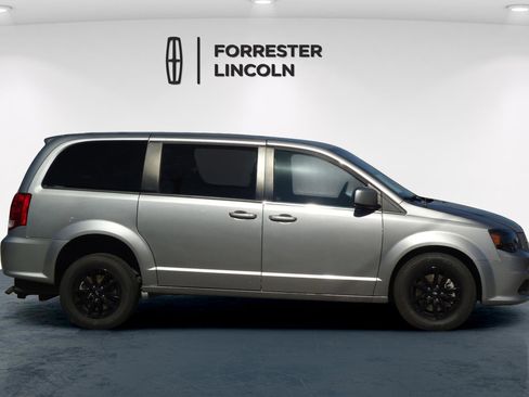 Used 2020 Dodge Grand Caravan GT FWD image 2