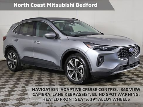 Used 2024 Ford Escape Platinum AWD/4WD image 1