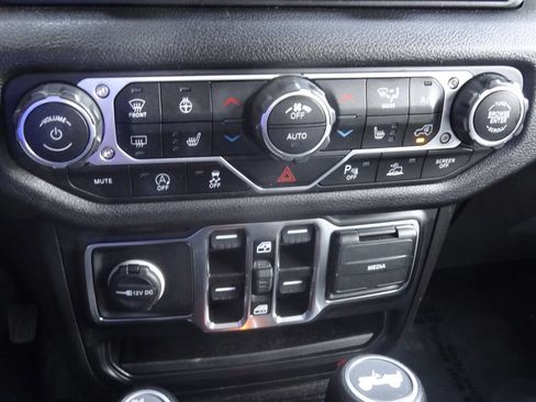 Used 2024 Jeep Wrangler Unlimited Sport AWD/4WD image 29