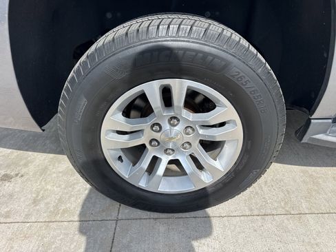 Used 2019 Chevrolet Suburban LT AWD/4WD image 20