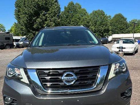Used 2020 Nissan Pathfinder Platinum FWD image 16