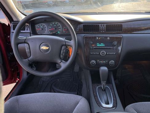 Used 2015 Chevrolet Impala LT w/ LT Sunroof Package FWD image 4