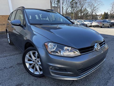 Used 2015 Volkswagen Golf SE image 3