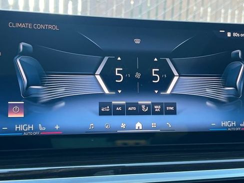 Used 2024 BMW X5 xDrive50e w/ Premium Package image 25