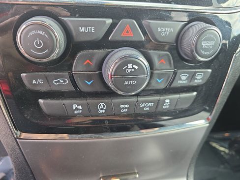 Used 2020 Jeep Grand Cherokee Limited X image 21