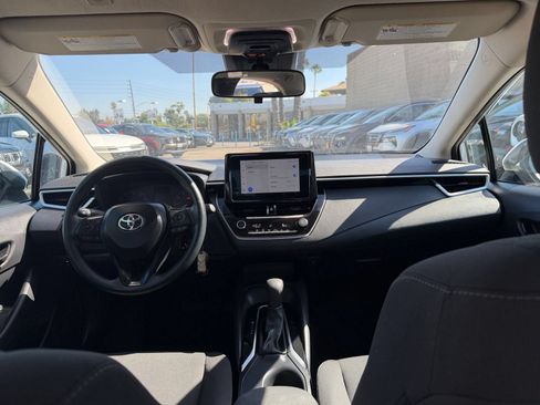 Used 2025 Toyota Corolla LE FWD image 31
