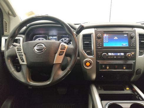 Used 2017 Nissan Titan SV RWD image 22