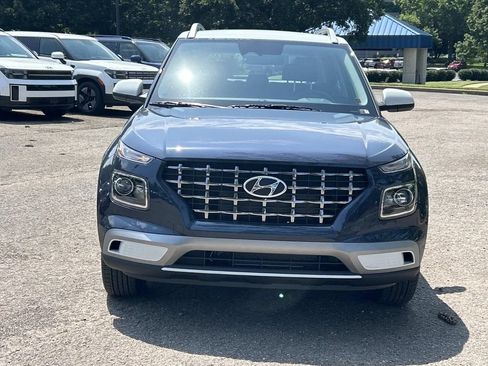 New 2026 Hyundai Venue SEL FWD image 2