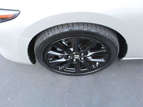 Used 2024 MAZDA MAZDA3 s FWD image 11