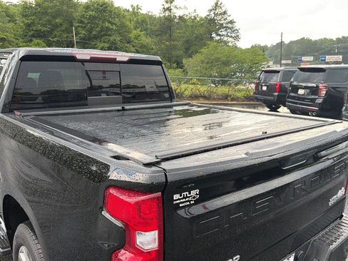 Used 2020 Chevrolet Silverado 1500 High Country w/ Z71 Off-Road Package AWD/4WD image 35