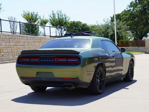 Used 2018 Dodge Challenger SXT Plus RWD image 8