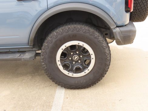 Used 2023 Ford Bronco Badlands w/ Sasquatch Package AWD/4WD image 14