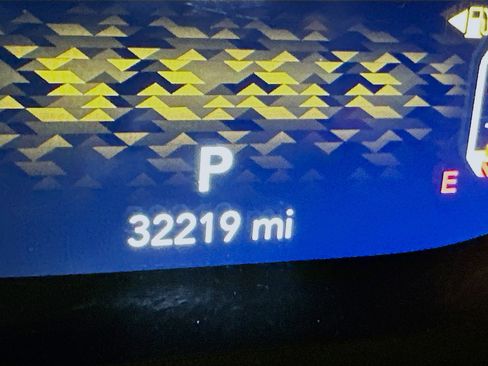 Used 2025 Jeep Wrangler Sahara image 19