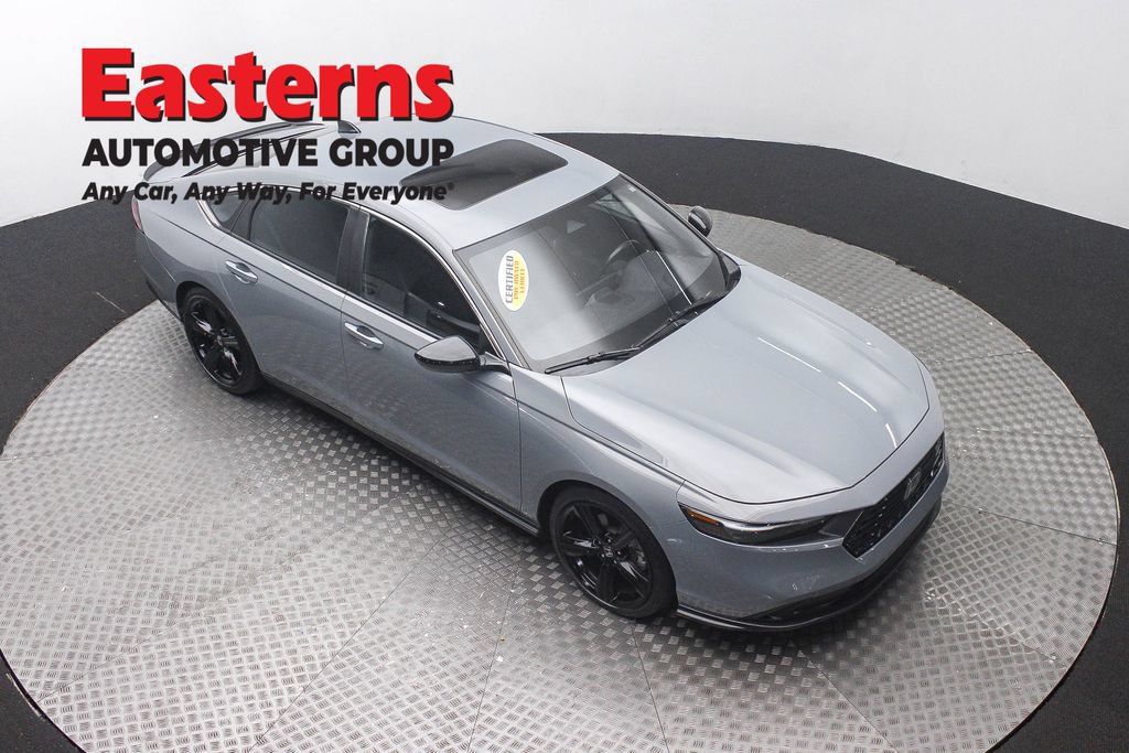 Used 2023 Honda Accord Sport image 3