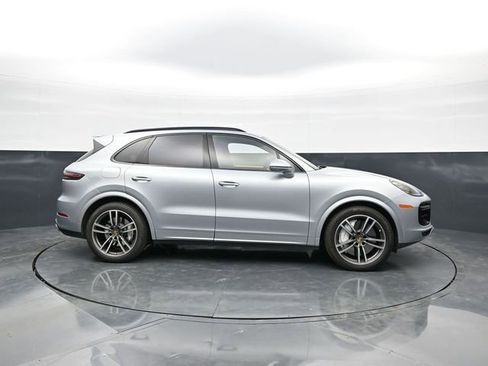 Used 2020 Porsche Cayenne Turbo AWD/4WD image 10