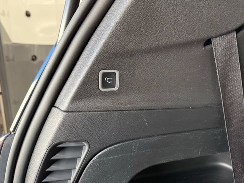 Used 2025 Chrysler Pacifica Limited FWD image 58