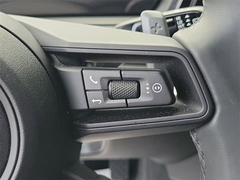 Used 2025 Porsche Cayenne Base image 40