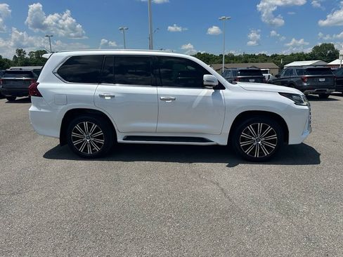 Used 2020 Lexus LX 570 4WD w/ Luxury Package image 4