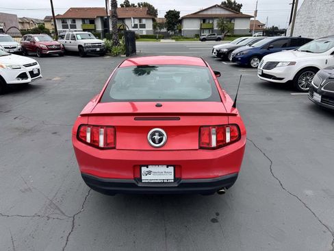 Used 2010 Ford Mustang Premium RWD image 4