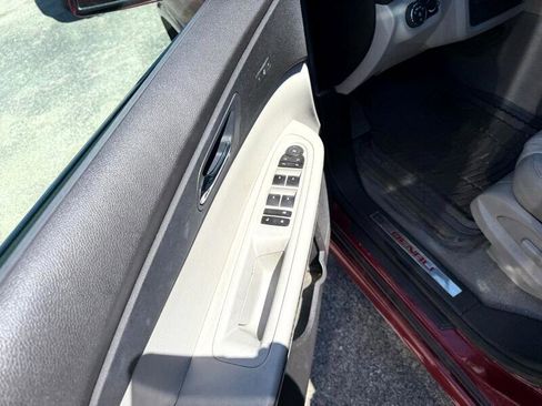 Used 2011 GMC Acadia Denali image 25