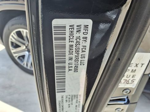 Used 2024 Jeep Wagoneer L Series II w/ Flexible Seating Group AWD/4WD image 40