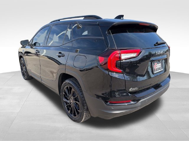 Used 2023 GMC Terrain SLT w/ Infotainment Package II FWD image 5