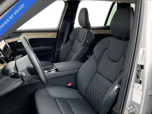 Used 2025 Volvo XC90 B6 Plus AWD/4WD image 31