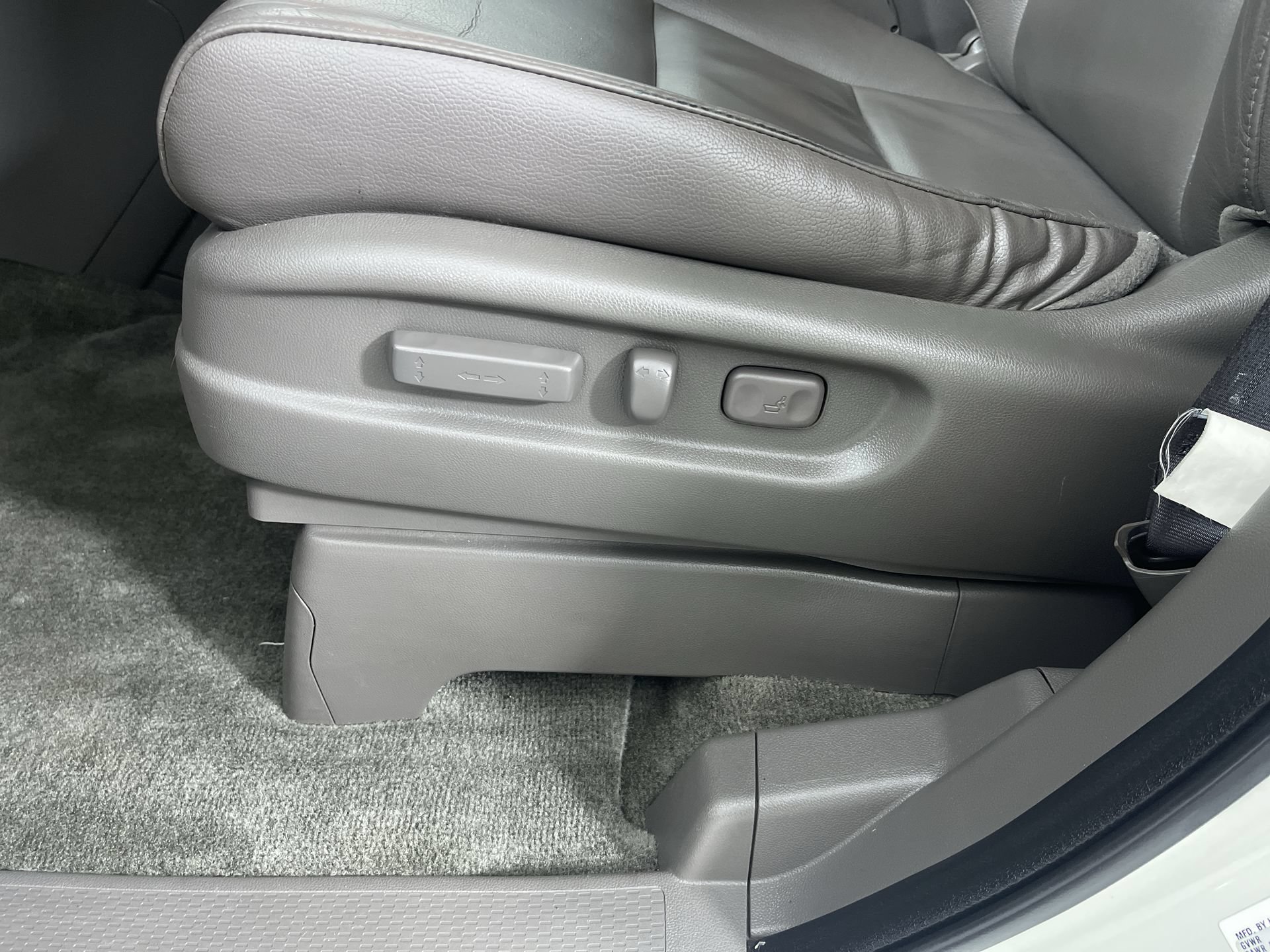 Used 2015 Honda Odyssey Touring Elite image 12