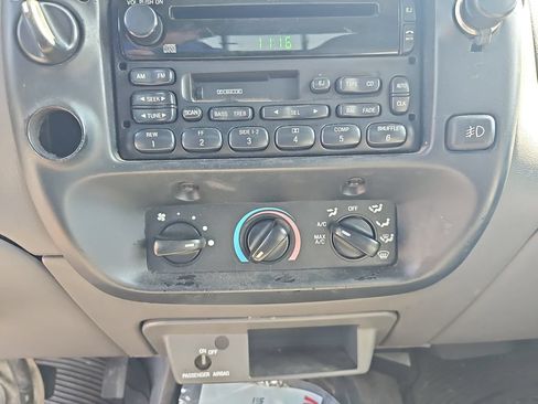 Used 2000 Ford Ranger XL AWD/4WD image 25