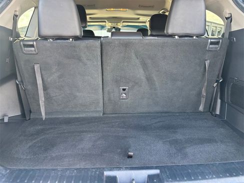 Used 2022 Toyota Highlander XLE image 32