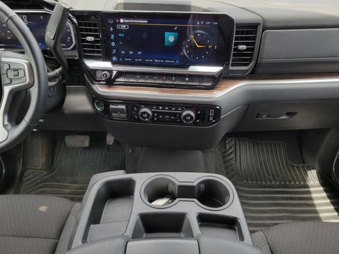 Used 2026 Chevrolet Silverado 1500 LT AWD/4WD image 19