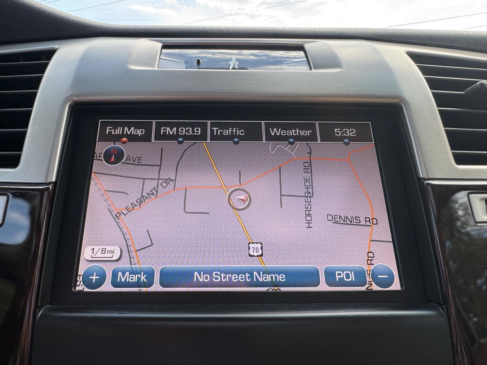 Used 2013 Cadillac Escalade Luxury RWD image 23